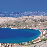 1 Bedroom Awesome In *