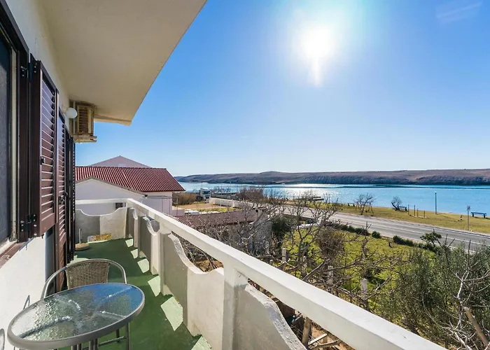 1 Bedroom Awesome In *