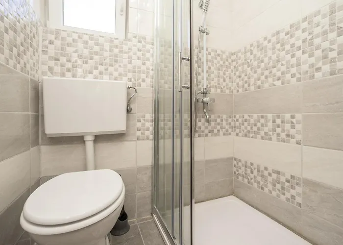 1 Bedroom Awesome In Appartement Dinjiška