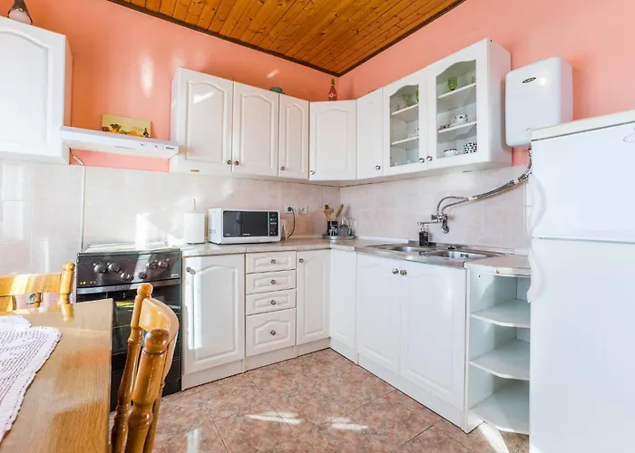 Appartement 1 Bedroom Awesome In *