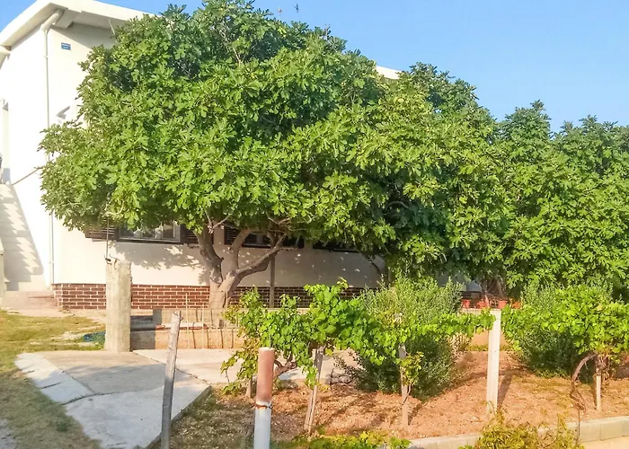 Appartement 1 Bedroom Awesome In